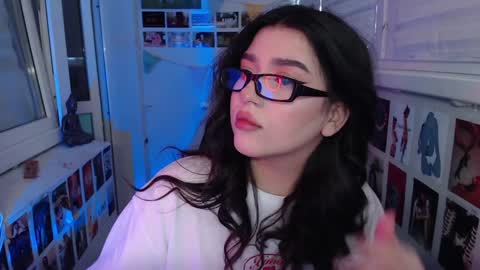 miiiiiiaaaa online show from February 1, 8:50 am