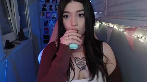 miiiiiiaaaa online show from March 4, 1:06 pm