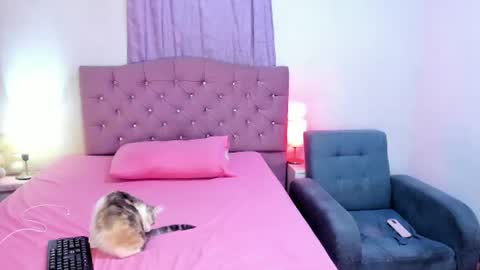 Snapshot of latinabombsheell chatting on July 9, 5:28 pm Martina online show from July 9, 5:28 pm