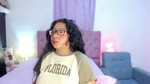 Snapshot of latinabombsheell chatting on July 24, 4:43 am Martina online show from July 24, 4:43 am