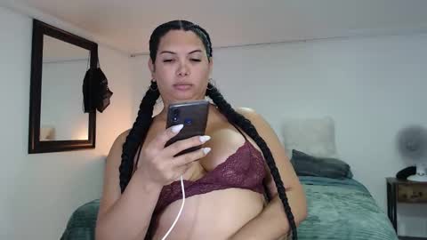 FLOR SALVAJE online show from October 5, 8:29 pm