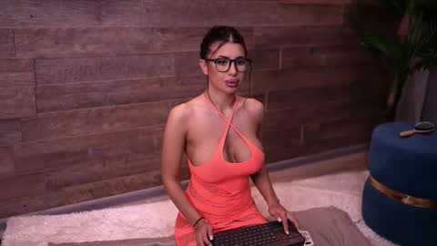 Snapshot of latinaloco chatting on October 13, 4:51 pm Latina online show from October 13, 4:51 pm