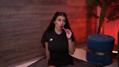 Latina online show from November 29, 6:11 pm