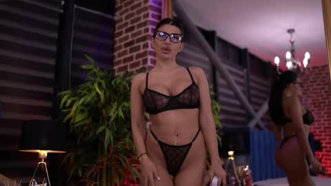 Latina online show from March 1, 6:54 pm