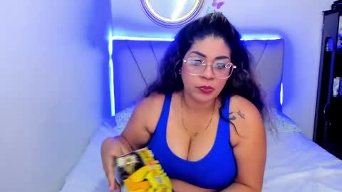 Snapshot of latinamav22 chatting on May 2, 10:04 pm latinamav22 online show from May 2, 10:04 pm