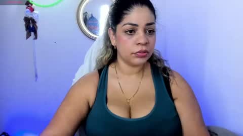 Snapshot of latinamav22 chatting on July 3, 4:13 pm latinamav22 online show from July 3, 4:13 pm