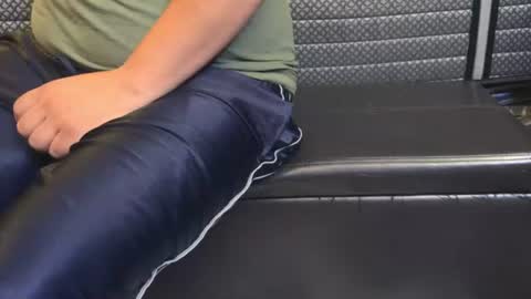 latinboy3232 online show from July 19, 12:36 am