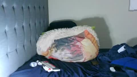 latinincognito online show from October 8, 7:06 am