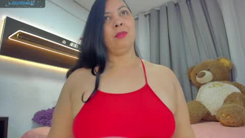 Snapshot of latinlove_sexygirls chatting on April 23, 12:51 pm Vanessa online show from April 23, 12:51 pm