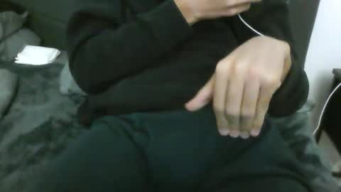 latinman7945 online show from April 13, 6:30 am