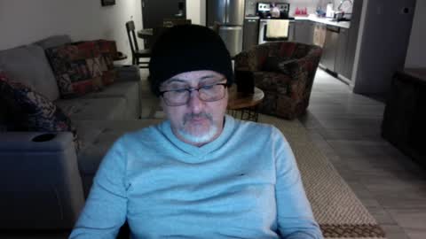 QS - INDEPENDENT MODEL online show from January 19, 7:57 am