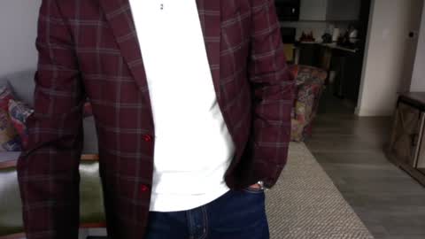 QS - INDEPENDENT MODEL online show from January 21, 3:32 pm