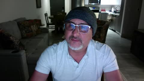 QS - INDEPENDENT MODEL online show from January 22, 3:09 am