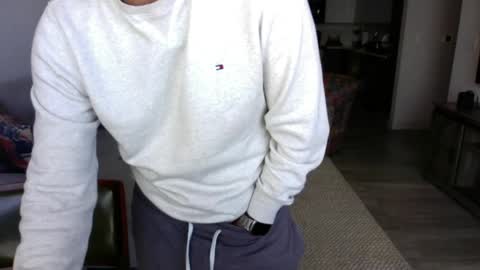 QS - INDEPENDENT MODEL online show from January 25, 6:35 pm