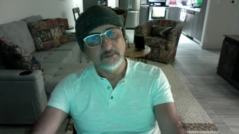 QS - INDEPENDENT MODEL online show from January 31, 5:51 am