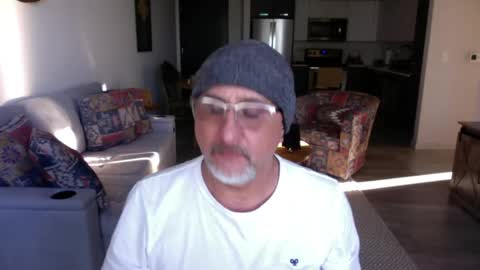 QS - INDEPENDENT MODEL online show from February 9, 10:21 pm