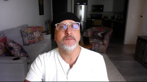 QS - INDEPENDENT MODEL online show from February 16, 8:11 pm