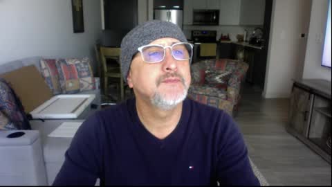 QS - INDEPENDENT MODEL online show from March 9, 3:16 pm