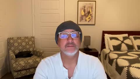 QS - INDEPENDENT MODEL online show from October 14, 4:24 am