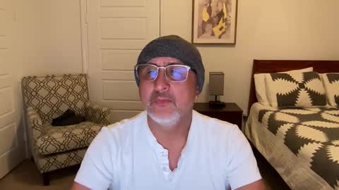 QS - INDEPENDENT MODEL online show from October 19, 3:18 am