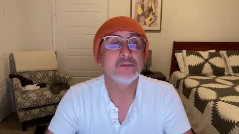 QS - INDEPENDENT MODEL online show from October 22, 2:45 am