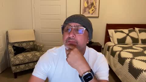 QS - INDEPENDENT MODEL online show from October 24, 4:31 am