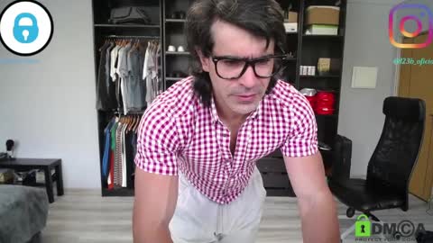 sam online show from April 10, 10:42 am