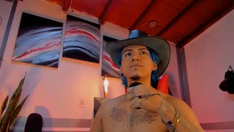 latino_boysmiles online show from March 19, 2:37 am
