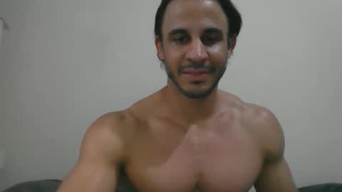 latino_rodri online show from May 13, 5:54 pm
