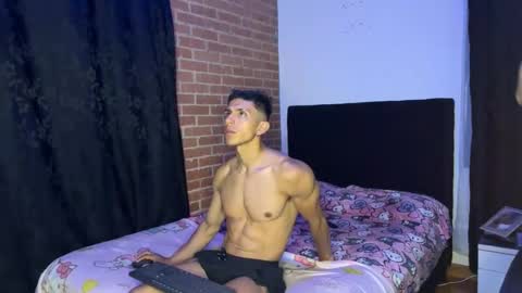 latinosadictosalsexo online show from April 16, 2:34 am
