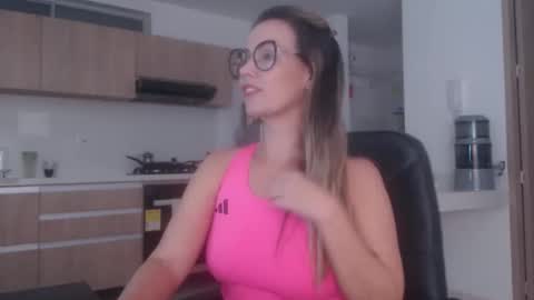 latinpaprika online show from March 20, 11:31 pm