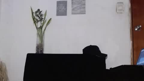 Snapshot of latinsex2501 chatting on February 12, 7:09 pm Aaron online show from February 12, 7:09 pm