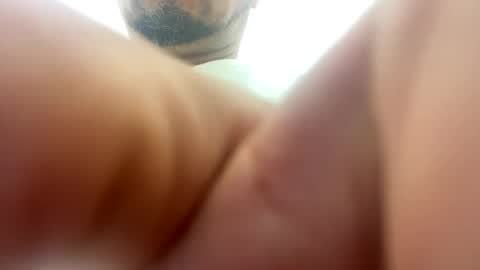 Snapshot of latn_73 chatting on December 6, 2:02 am Mexakin online show from December 6, 2:02 am