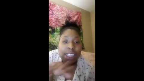 latravenmoten online show from March 2, 2:14 am