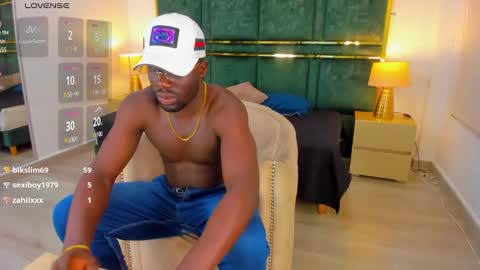 LEANDRO online show from February 5, 2:05 pm