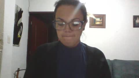 Laura online show from February 15, 1:57 am