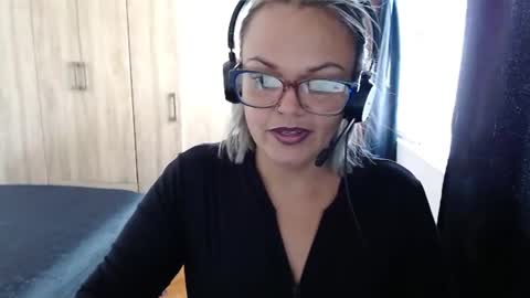 Snapshot of lau16310 chatting on July 28, 2:13 pm Laura online show from July 28, 2:13 pm