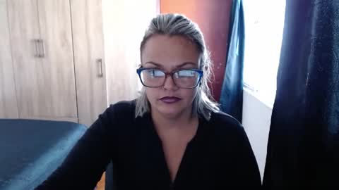 Snapshot of lau16310 chatting on July 28, 3:21 pm Laura online show from July 28, 3:21 pm
