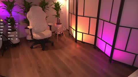 Snapshot of lau__1 chatting on June 18, 11:20 pm IG 1lau 1 X 1lau 1 online show from June 18, 11:20 pm