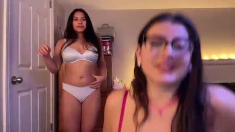 lau_mamacita online show from November 22, 9:14 pm