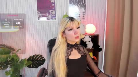 laukyubey1 online show from September 26, 8:57 pm