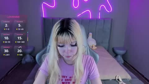 laukyubey1 online show from October 11, 8:07 pm