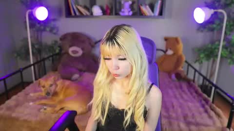 laukyubey1 online show from October 12, 8:30 pm