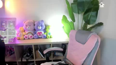 laukyubey1 online show from November 8, 8:40 pm