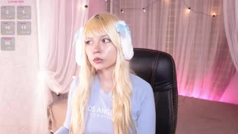 laukyubey1 online show from January 13, 8:36 pm