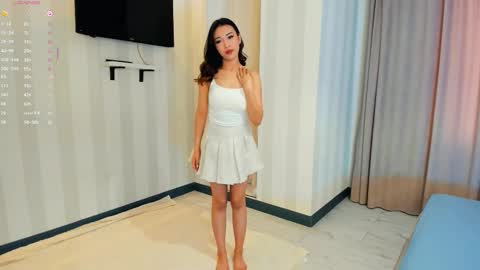 Snapshot of laumalove chatting on February 17, 5:04 am Lauma online show from February 17, 5:04 am