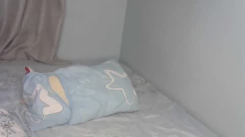 Snapshot of laura6871 chatting on October 13, 2:39 pm laura6871 online show from October 13, 2:39 pm