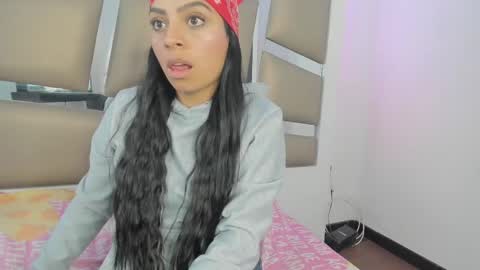 Snapshot of laura__js_ chatting on February 21, 9:32 pm laura__js_ online show from February 21, 9:32 pm