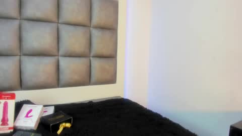 Snapshot of laura__js_ chatting on September 30, 3:50 pm laura__js_ online show from September 30, 3:50 pm