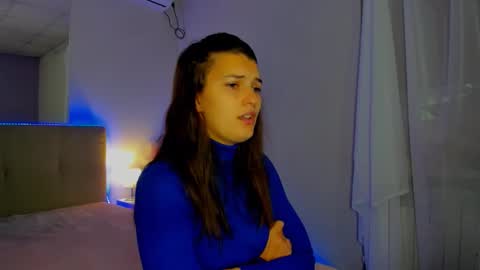 Laura online show from October 4, 5:49 am